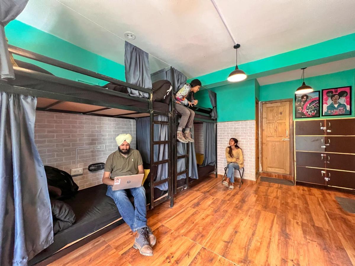 Whoopers Hostel Manali Esterno foto