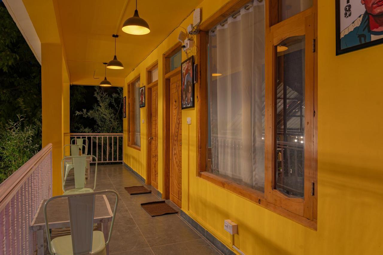 Whoopers Hostel Manali Esterno foto