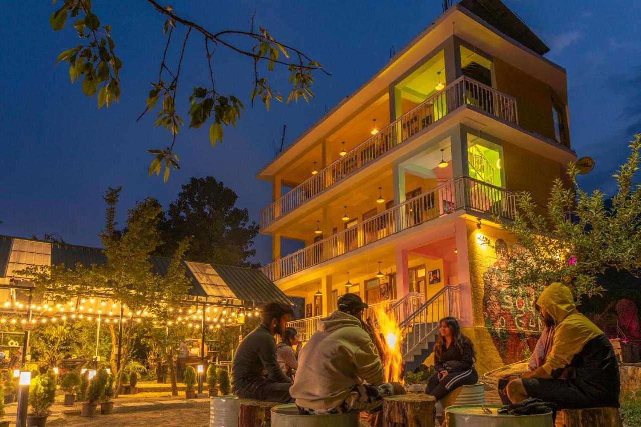Whoopers Hostel Manali Esterno foto